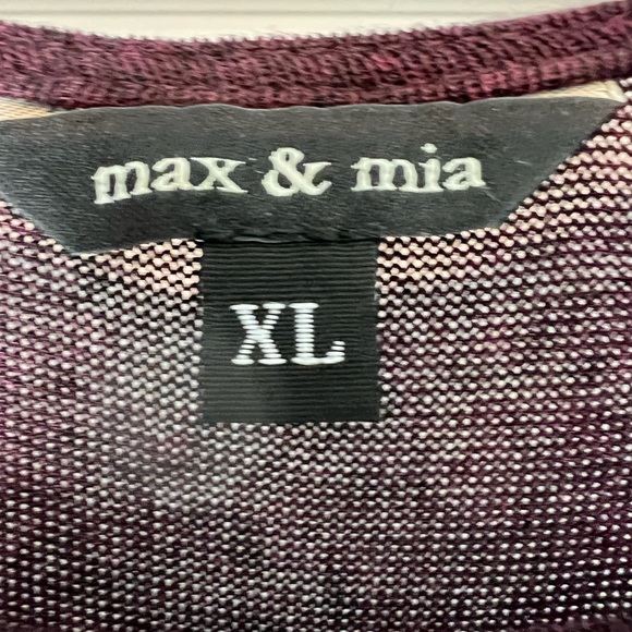 Max and Mia thin open shoulder sweater on wine - Picture 4 of 4